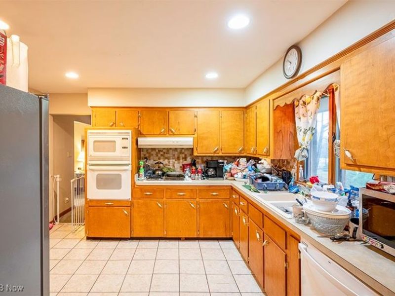 361 Spring Grove Drive, Tallmadge, OH 44278 Photo 16