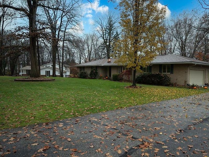 361 Spring Grove Drive, Tallmadge, OH 44278 Photo 6