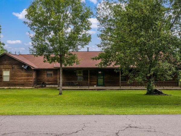 17 Oak Creek, Conway, AR 72032