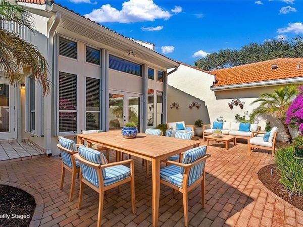 206 N Carmel Court, Vero Beach, FL 32963