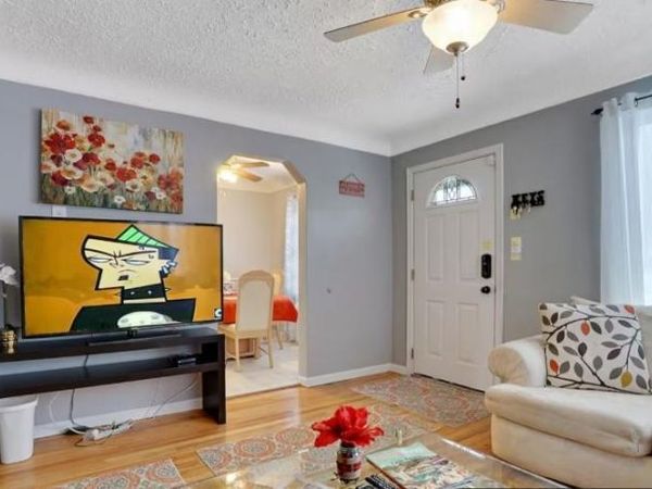 1460 E Chesterfield Street E, Ferndale, MI 48220