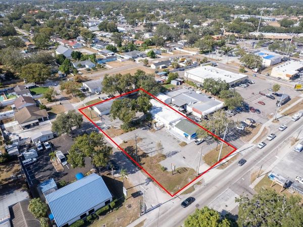 8202 N ARMENIA AVENUE, TAMPA, FL 33604