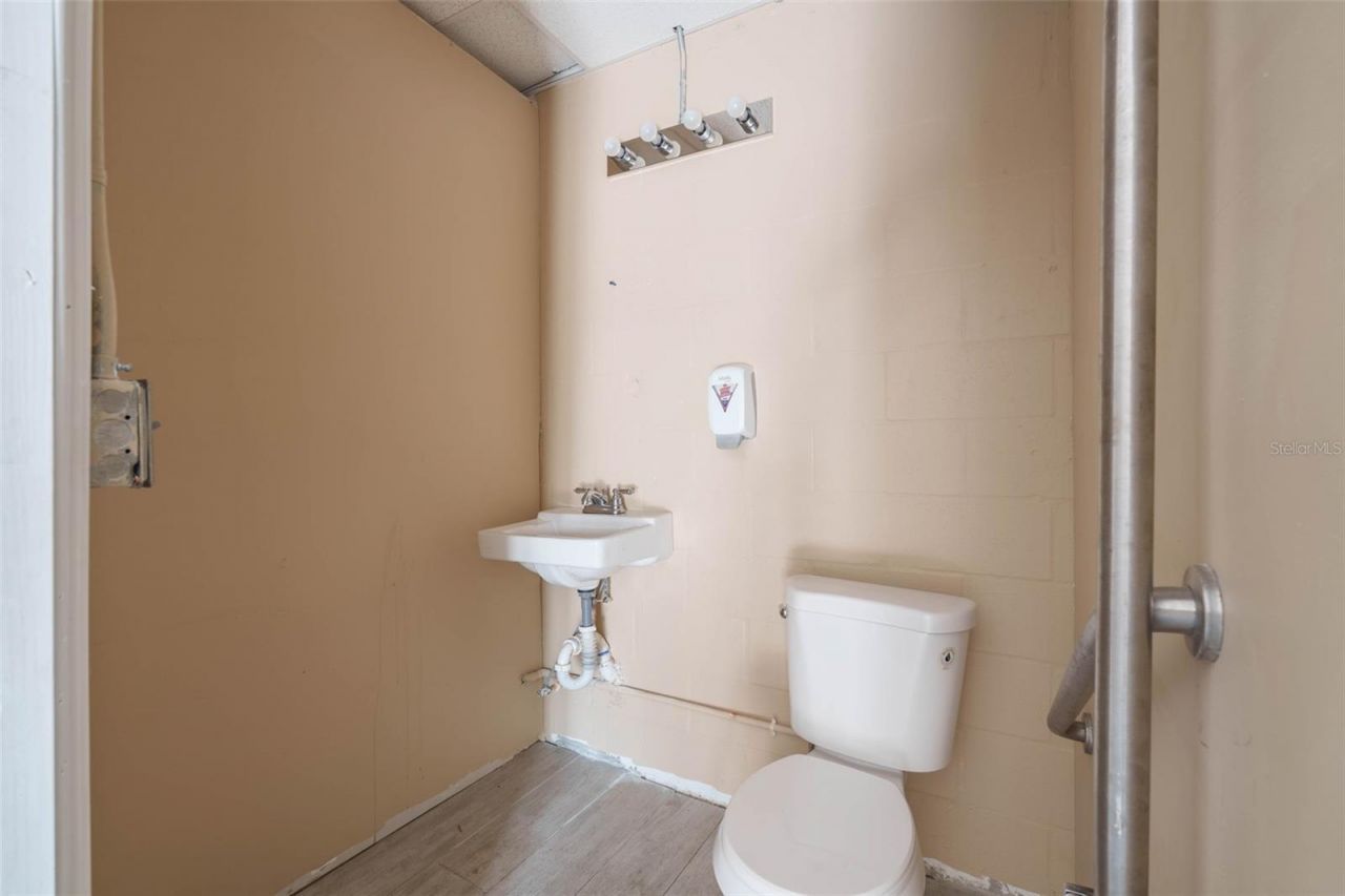 8202 N Armenia Avenue, Tampa, FL 33604 Photo