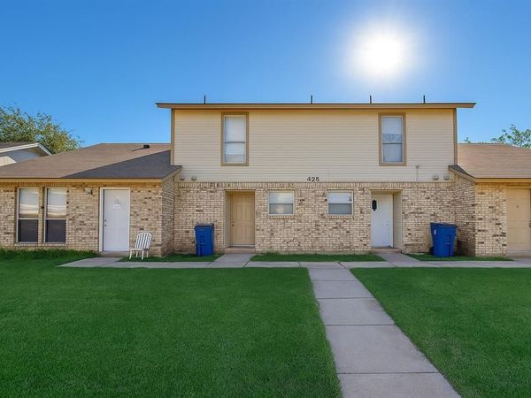 425 SW Thomas Street, Unit B, Burleson, TX 76028