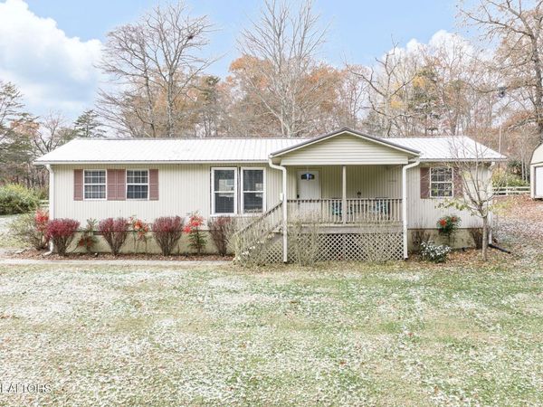 19 Honeysuckle Rd, Pikeville, TN 37367