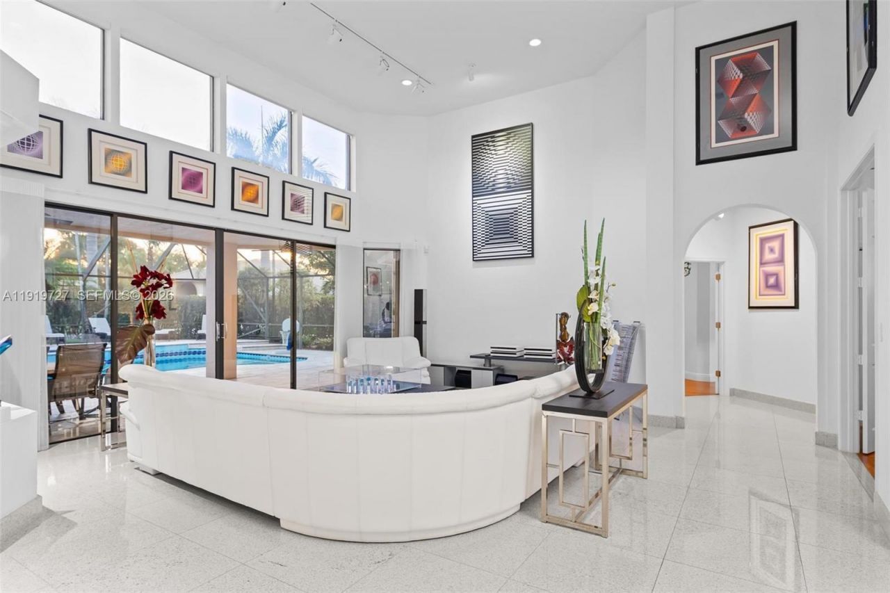 392 Coconut Cir, Weston, FL 33326 Photo