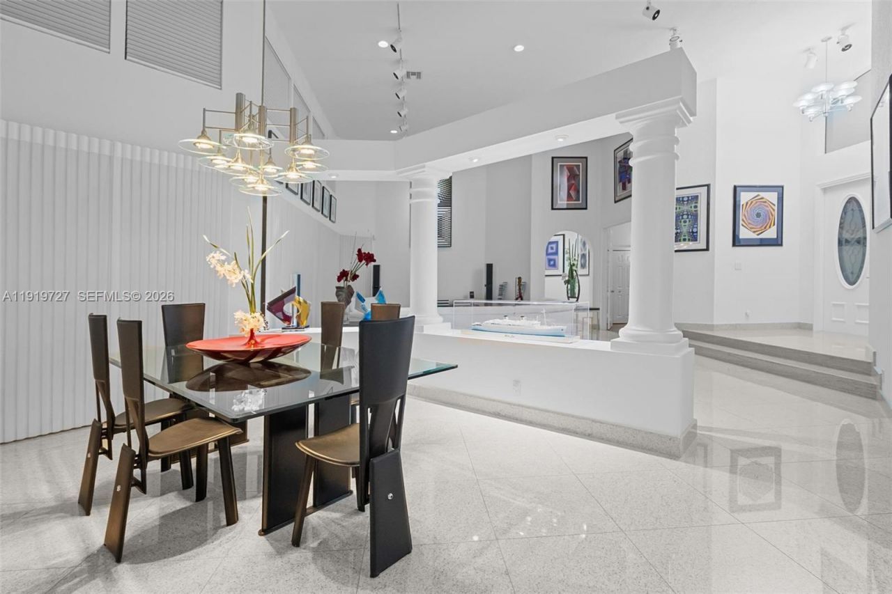 392 Coconut Cir, Weston, FL 33326 Photo