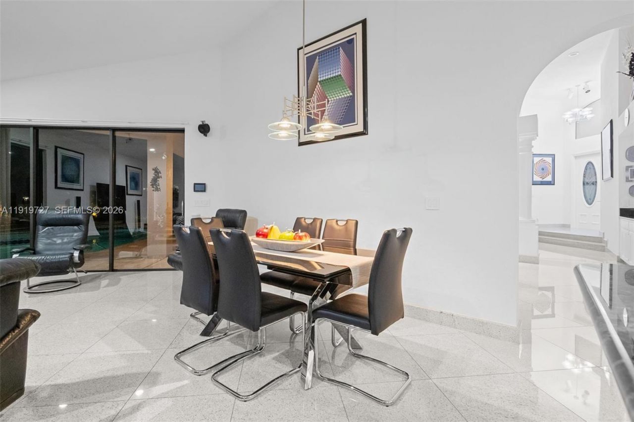 392 Coconut Cir, Weston, FL 33326 Photo