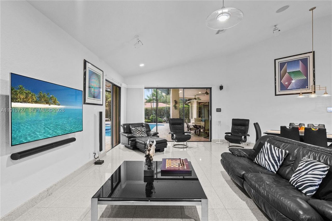 392 Coconut Cir, Weston, FL 33326 Photo