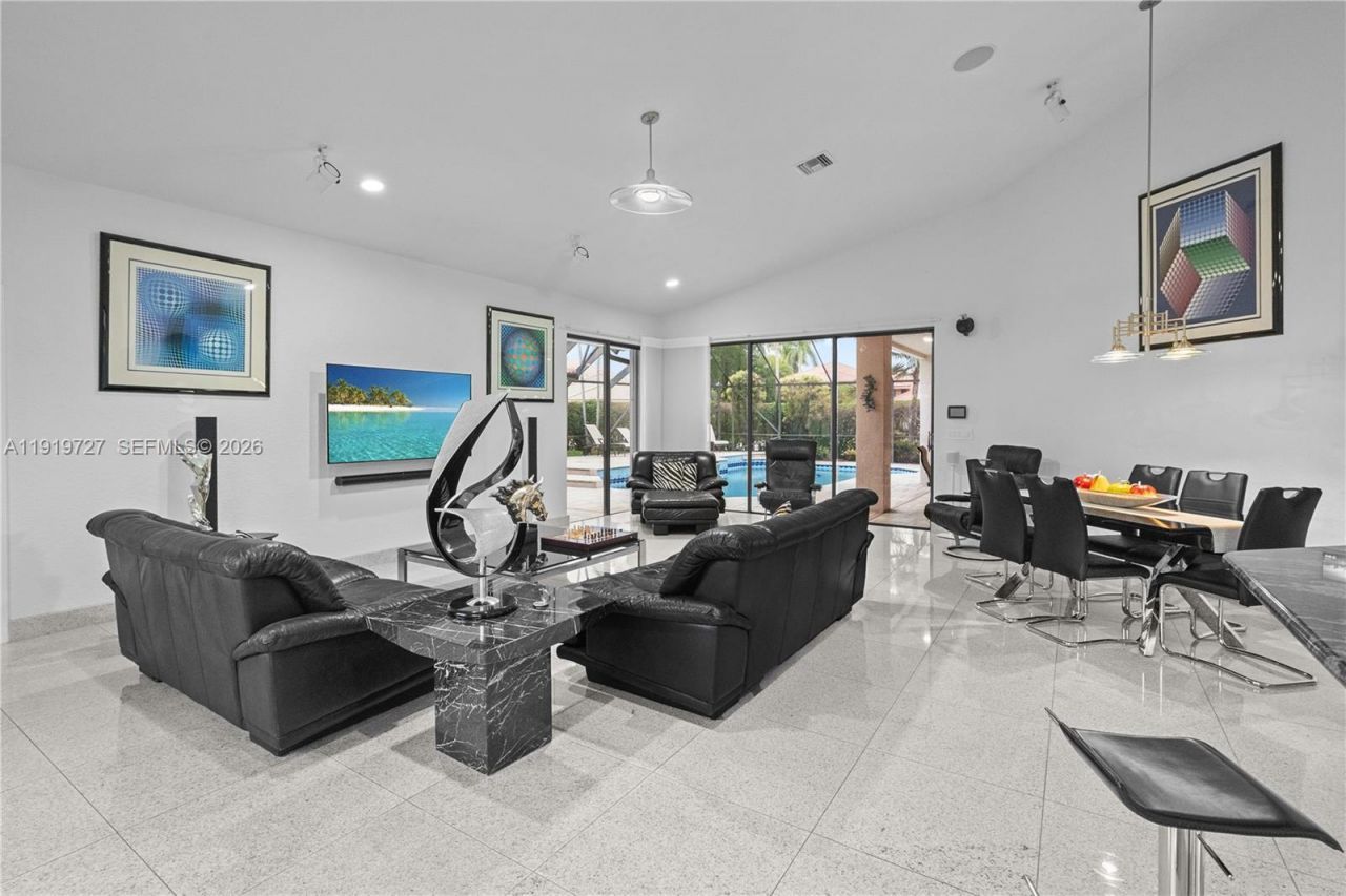 392 Coconut Cir, Weston, FL 33326 Photo