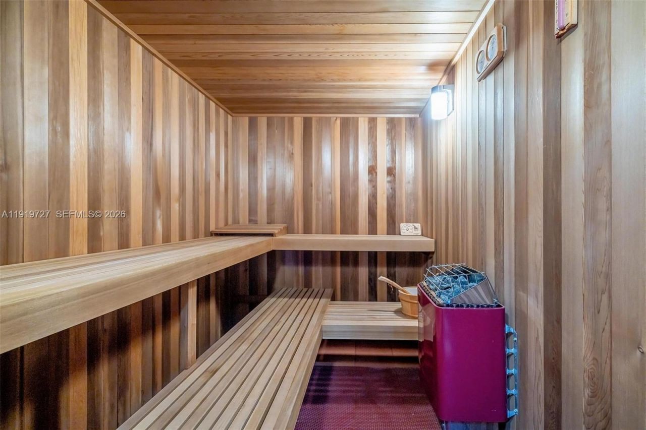 392 Coconut Cir, Weston, FL 33326 Photo