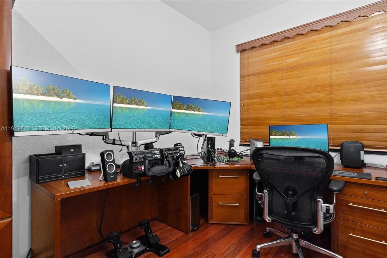 392 Coconut Cir, Weston, FL 33326 Photo