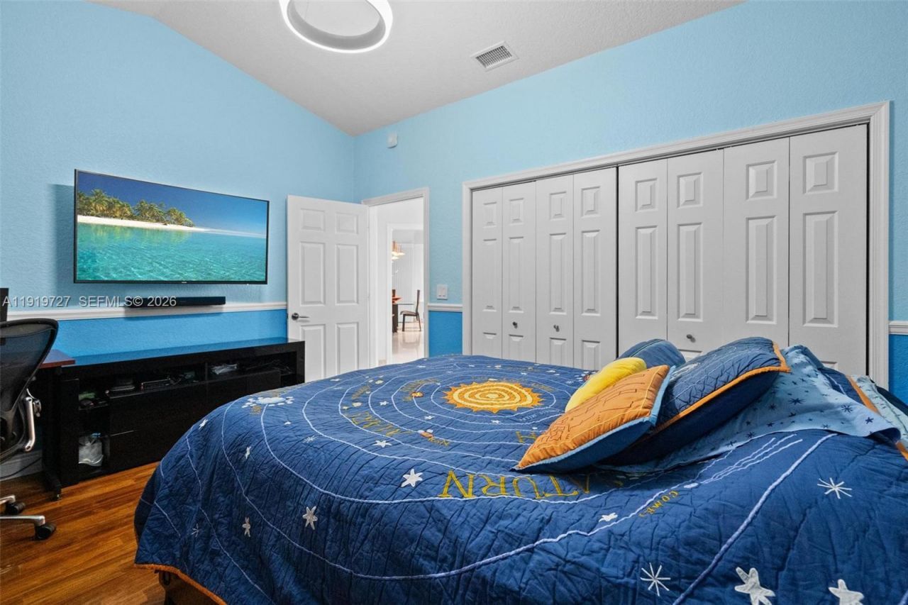 392 Coconut Cir, Weston, FL 33326 Photo