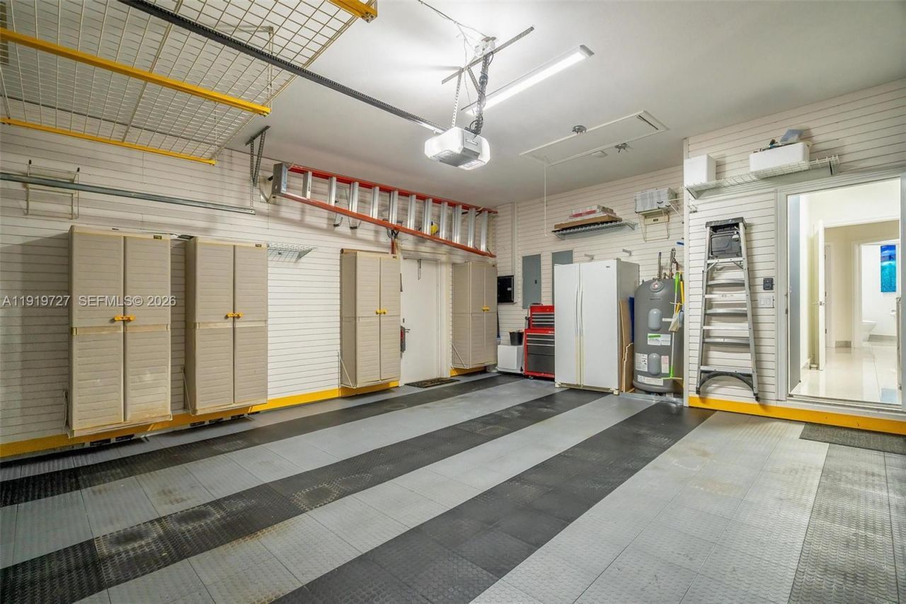 392 Coconut Cir, Weston, FL 33326 Photo