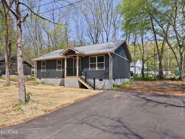 501 Hillcrest St, Clinton, TN 37716