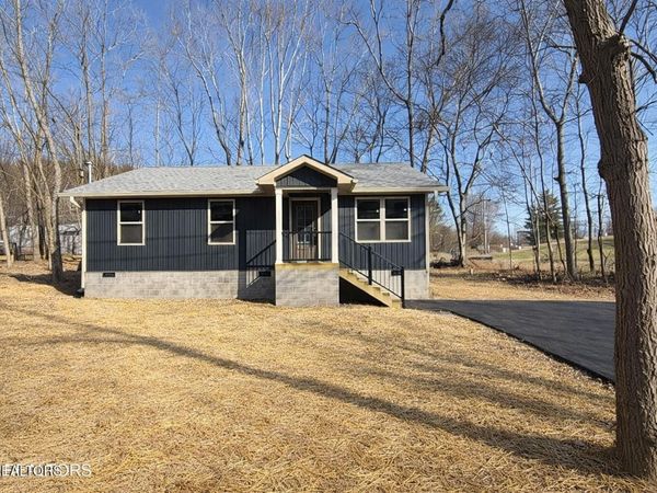 501 Hillcrest St, Clinton, TN 37716