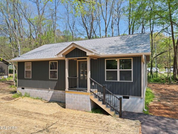 501 Hillcrest St, Clinton, TN 37716