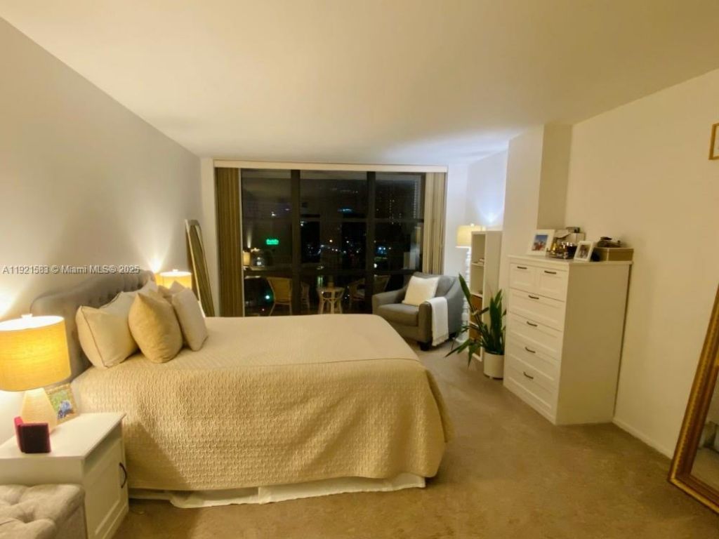 800 Parkview Dr, Unit 726, Hallandale Beach, FL 33009 Photo