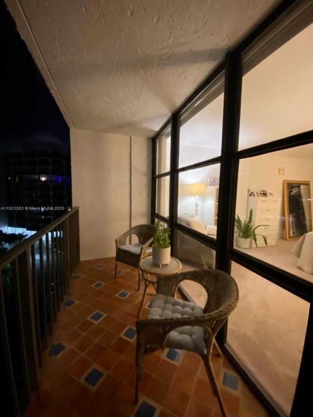 800 Parkview Dr, Unit 726, Hallandale Beach, FL 33009 Photo