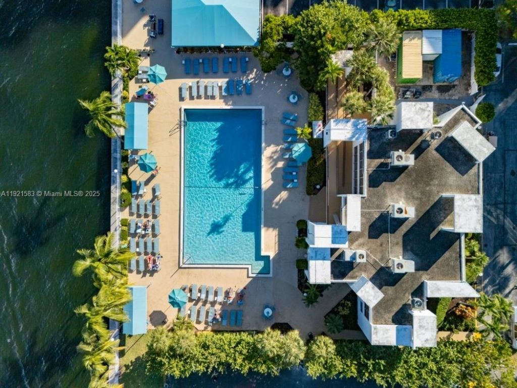 800 Parkview Dr, Unit 726, Hallandale Beach, FL 33009 Photo