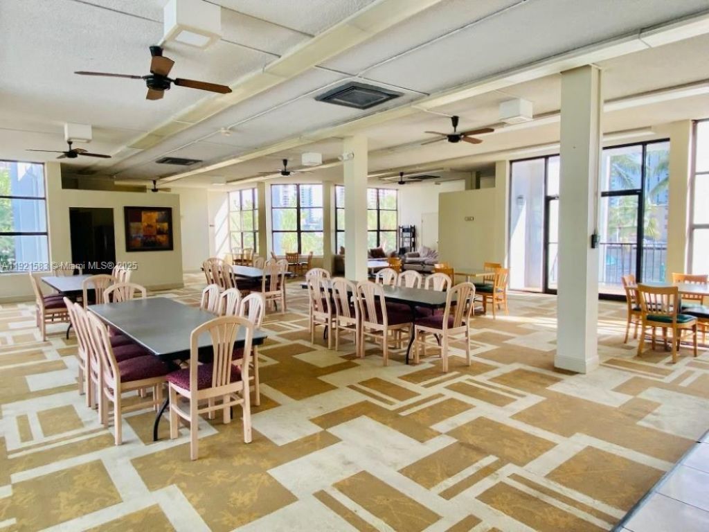 800 Parkview Dr, Unit 726, Hallandale Beach, FL 33009 Photo