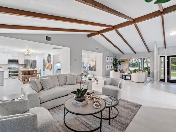 9 Old Fence Road, Palm Beach Gardens, FL 33418