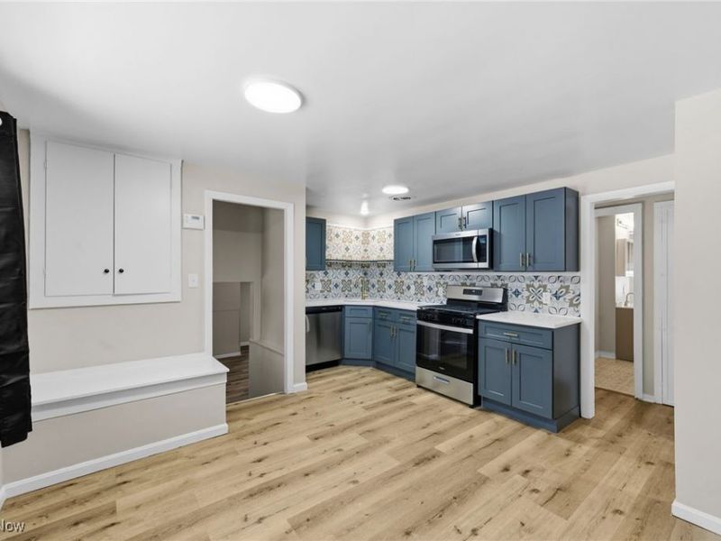 8 Shawondassee Drive, Timberlake, OH 44095 Photo 11