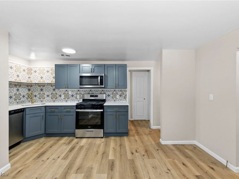 8 Shawondassee Drive, Timberlake, OH 44095 Photo 12