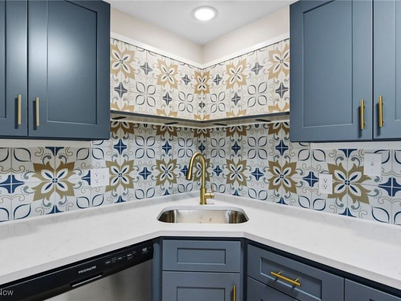 8 Shawondassee Drive, Timberlake, OH 44095 Photo 9