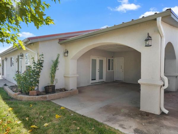 211 Laura Court SW, Albuquerque, NM 87121