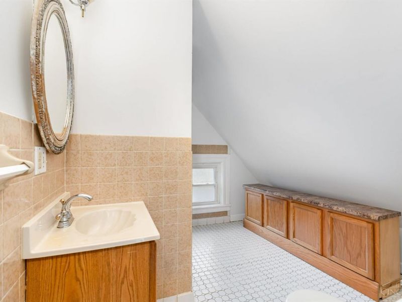 5123 Glenshade Avenue, Cincinnati, OH 45227 Photo 13