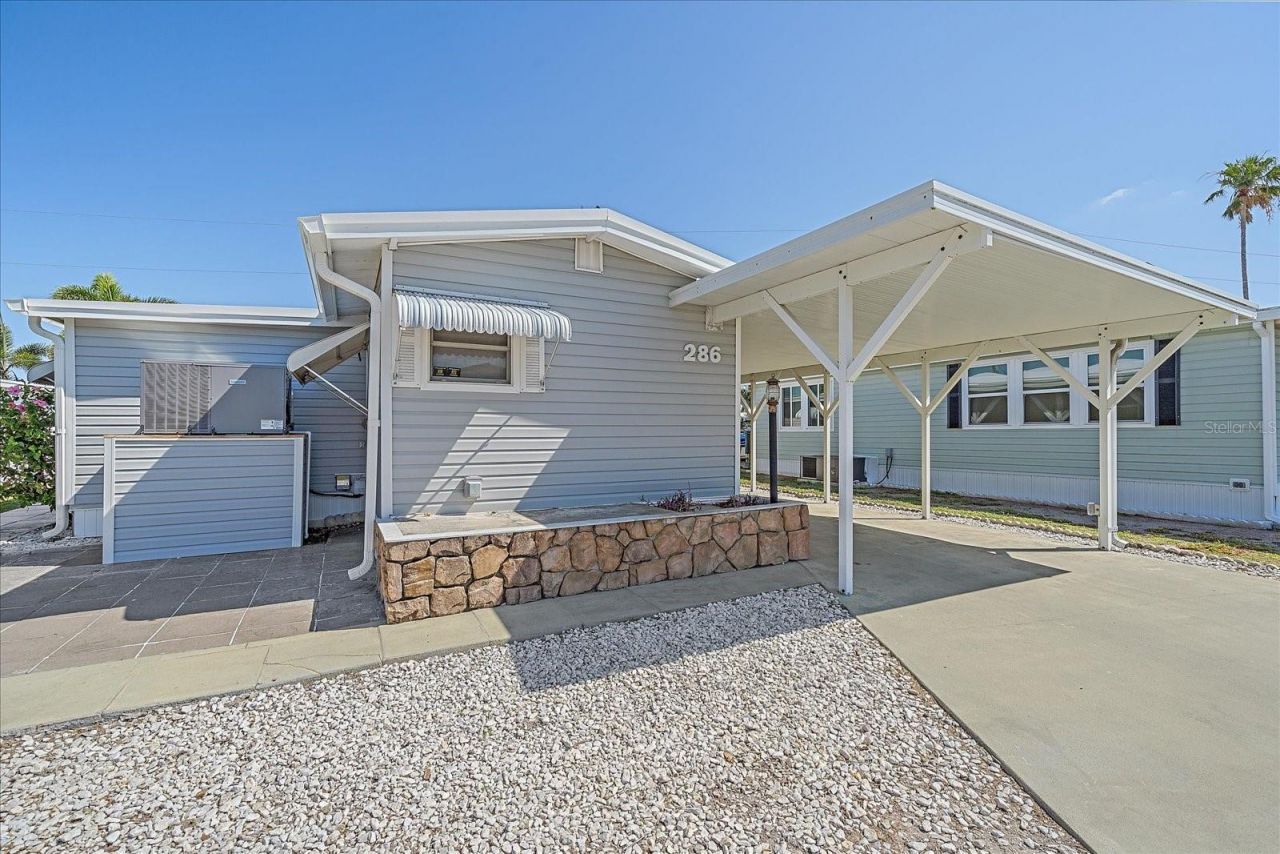 286 Nassau Drive, Palmetto, FL 34221 Main Photo