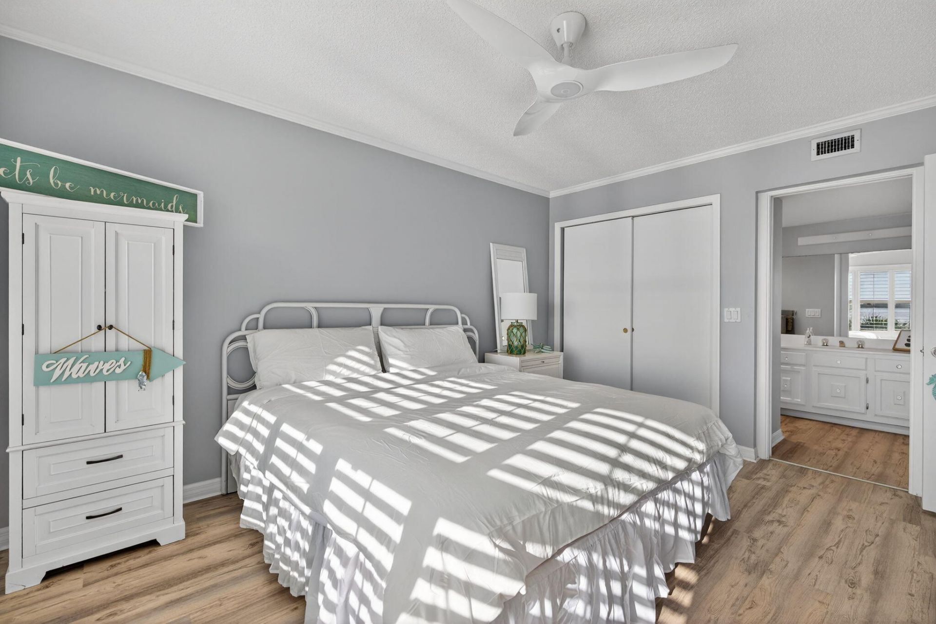 390 NE Edgewater Drive, Unit 403, Stuart, FL 34996 Photo