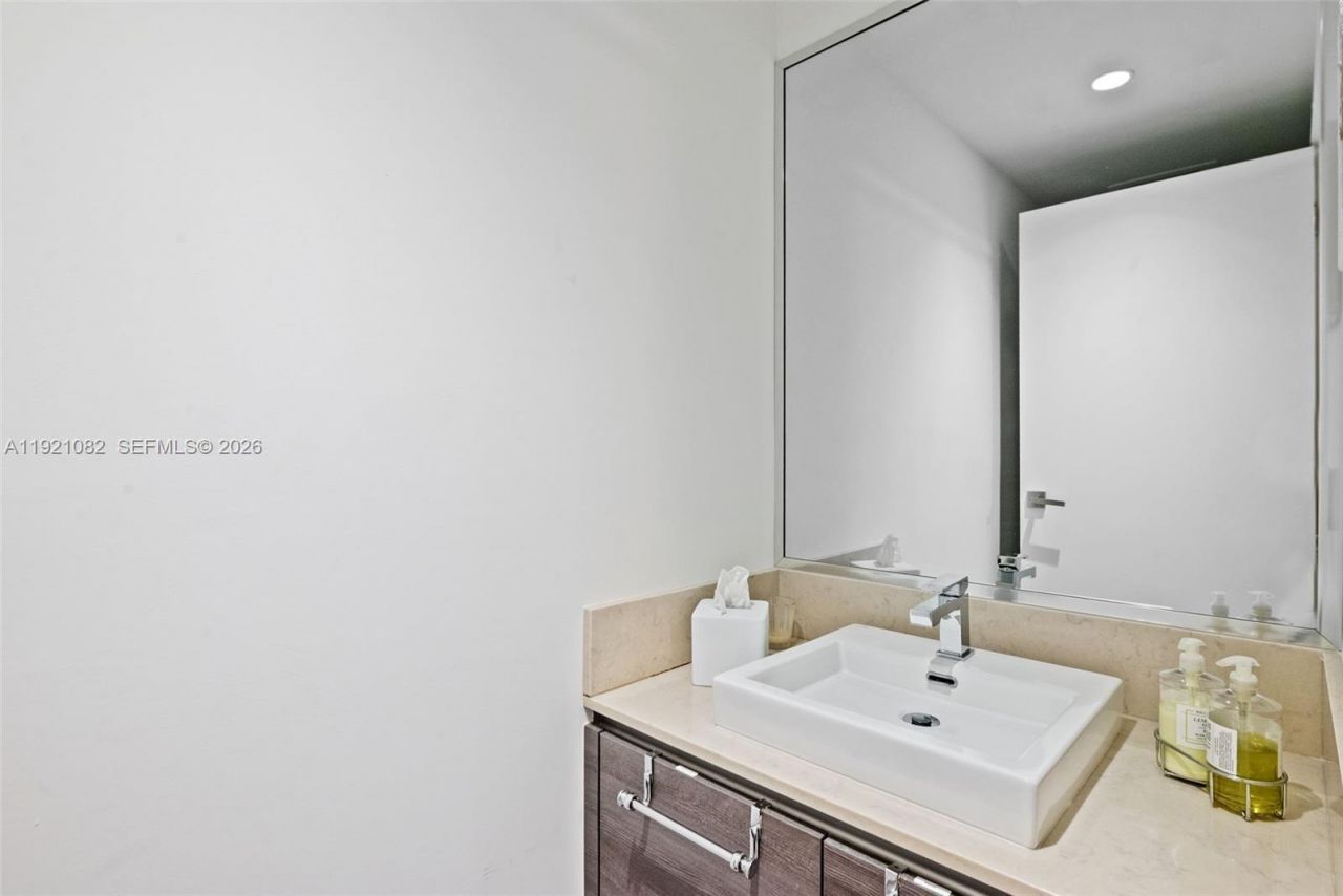 1080 Brickell Ave, Unit 2506, Miami, FL 33131 Photo