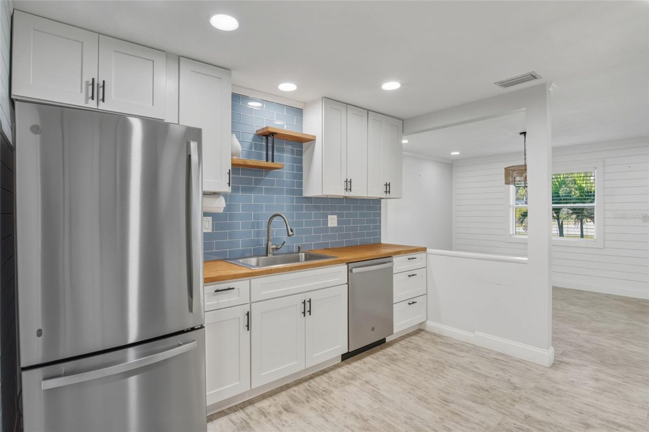 702 Eleanore Avenue, New Smyrna Beach, FL 32168 Photo