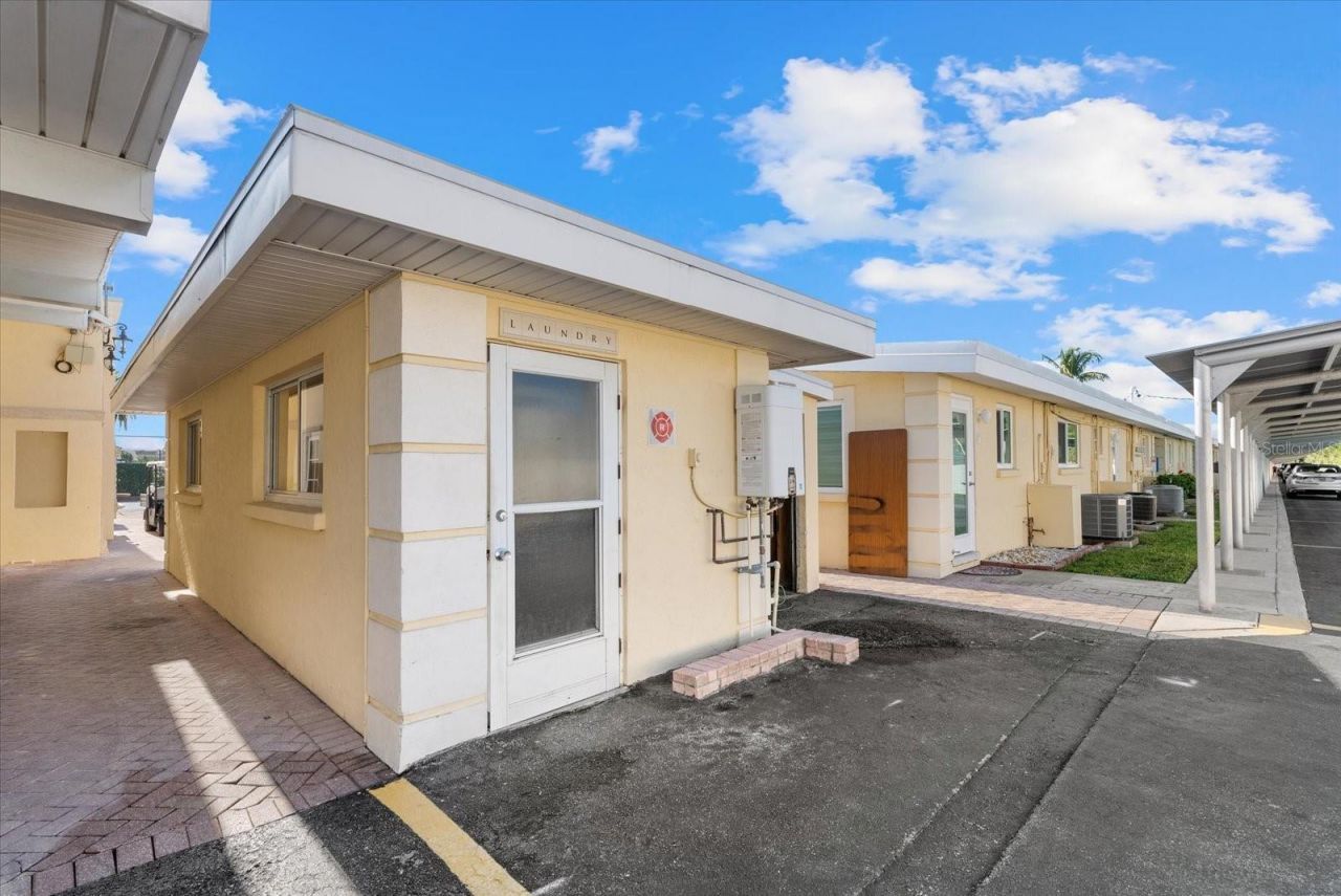 6006 Midnight Pass Road, Unit 11, Sarasota, FL 34242 Photo