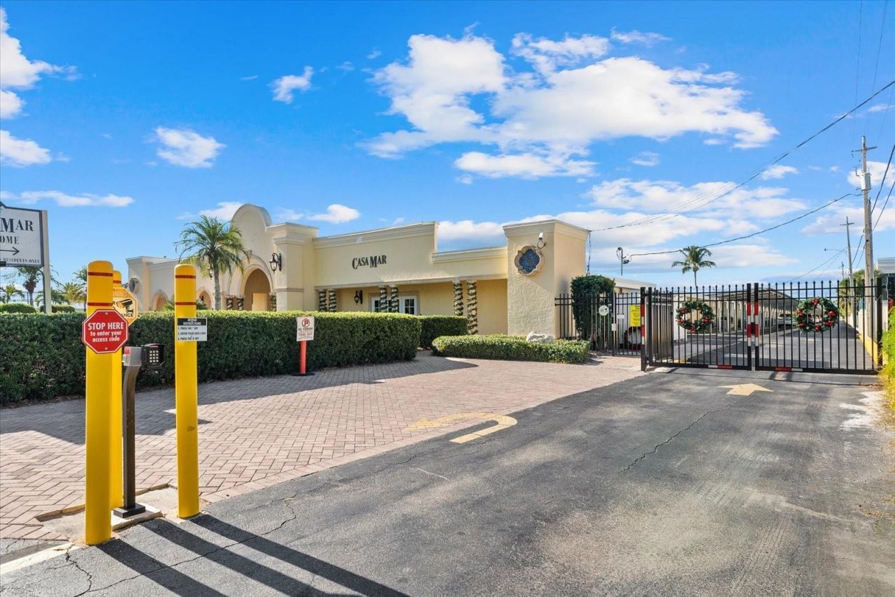 6006 Midnight Pass Road, Unit 11, Sarasota, FL 34242 Photo