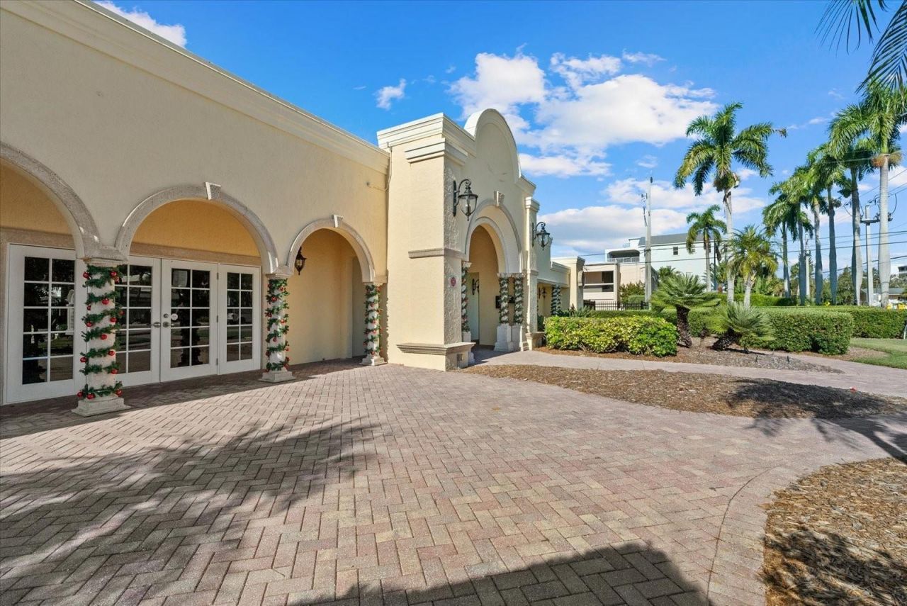 6006 Midnight Pass Road, Unit 11, Sarasota, FL 34242 Photo