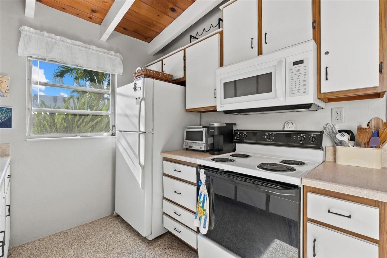 6006 Midnight Pass Road, Unit 11, Sarasota, FL 34242 Photo