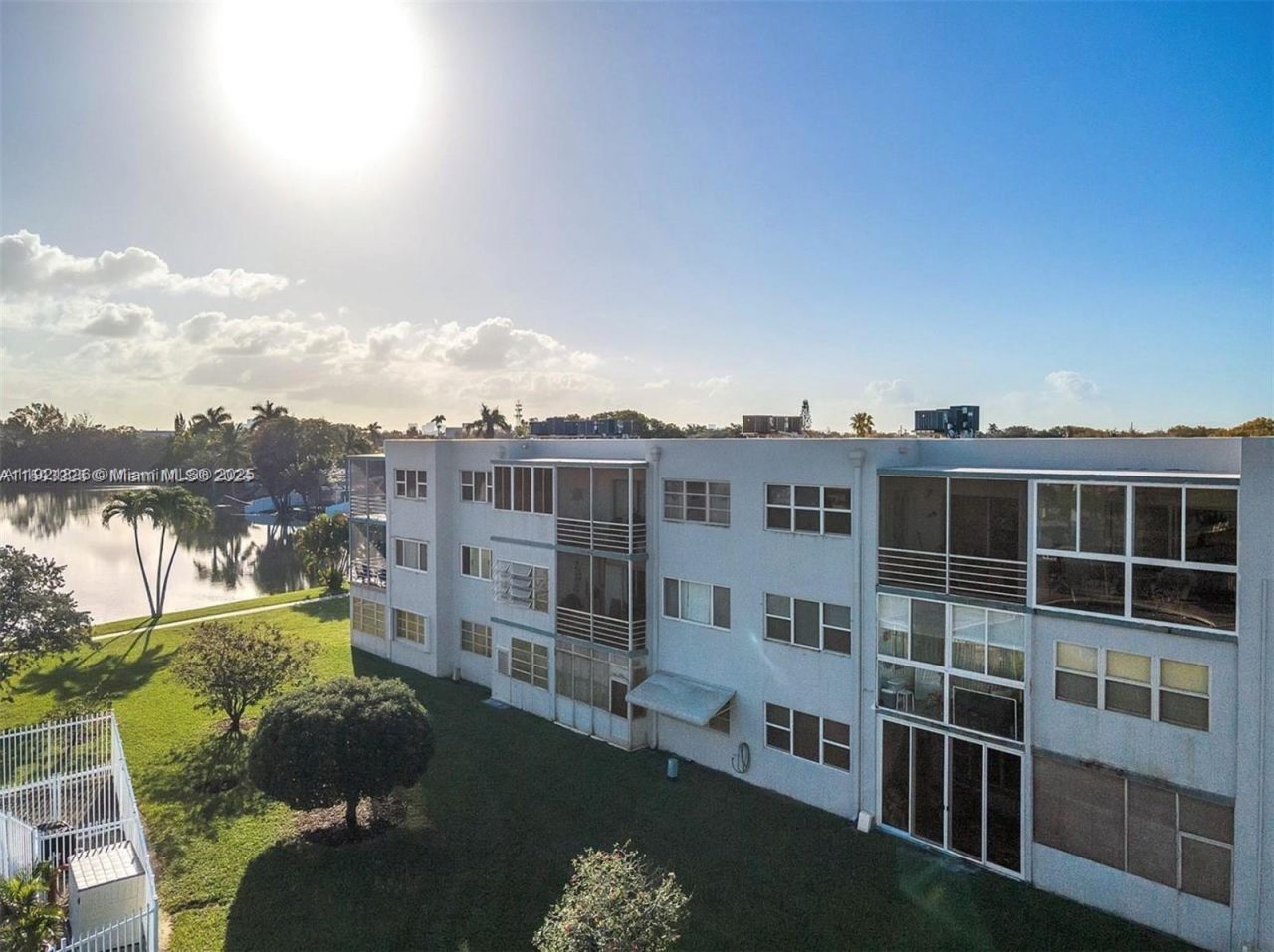 2223 Park Ln, Unit 207, Hollywood, FL 33021 Photo