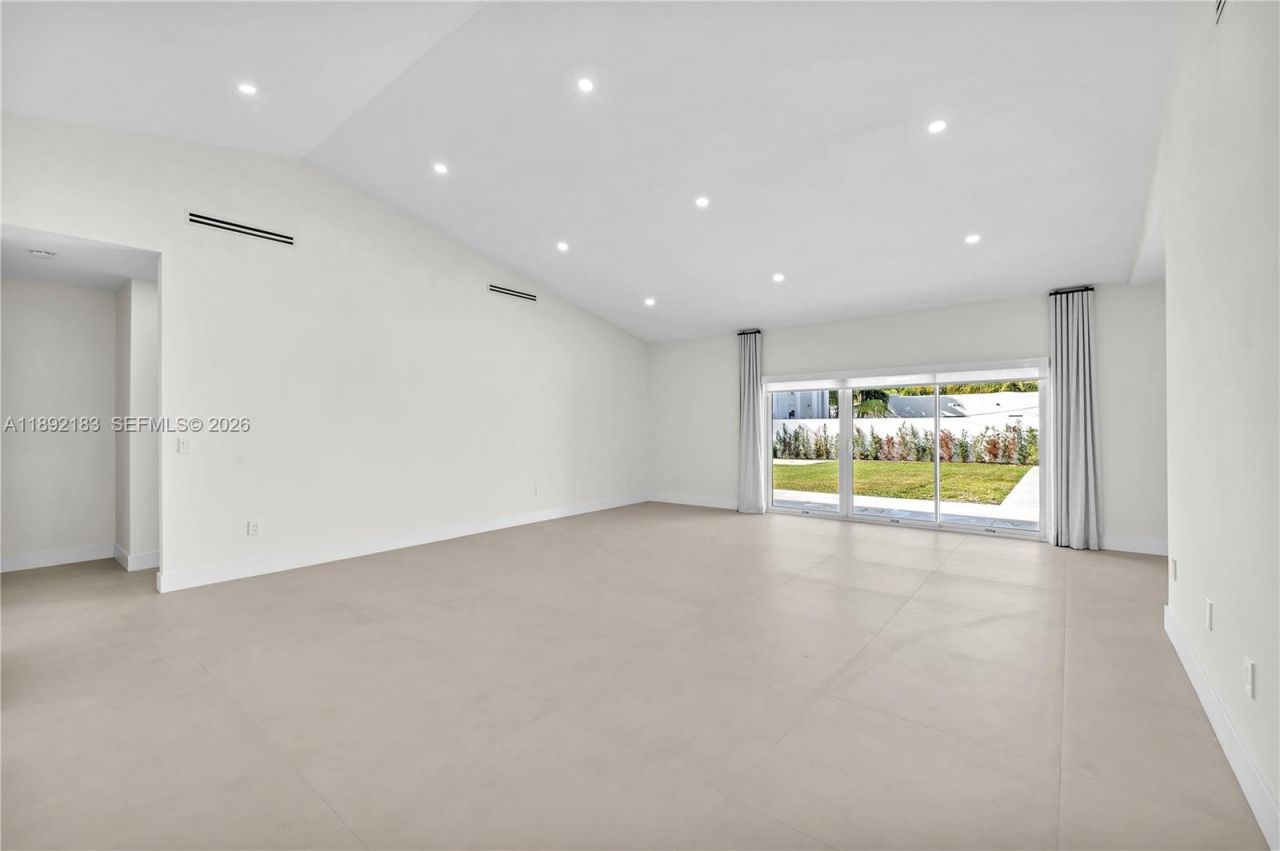 1200 SW 23rd Ct, Miami, FL 33135 Photo