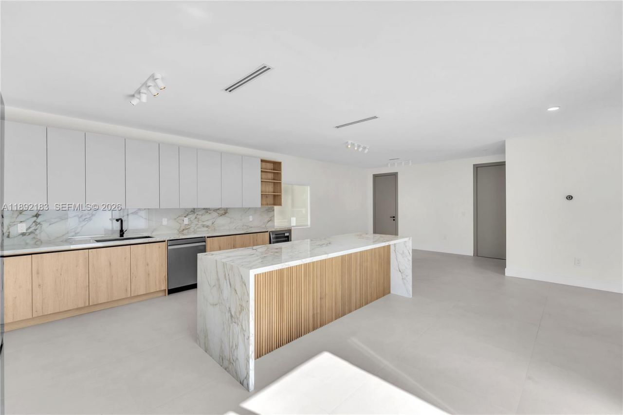 1200 SW 23rd Ct, Miami, FL 33135 Photo