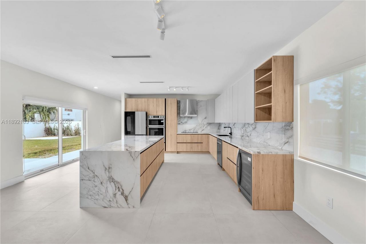 1200 SW 23rd Ct, Miami, FL 33135 Photo