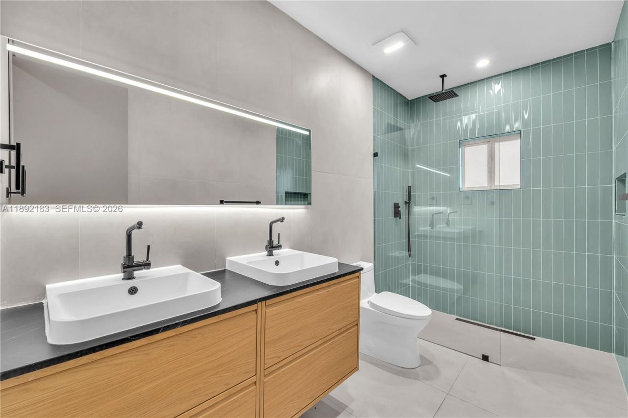 1200 SW 23rd Ct, Miami, FL 33135 Photo