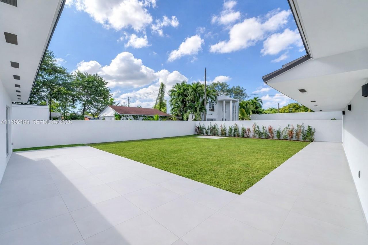 1200 SW 23rd Ct, Miami, FL 33135 Photo