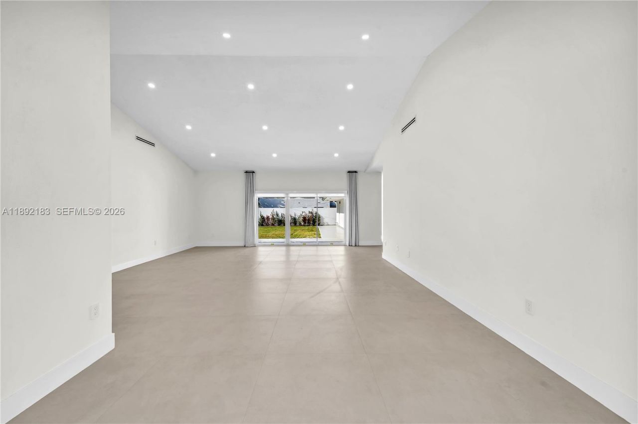 1200 SW 23rd Ct, Miami, FL 33135 Photo