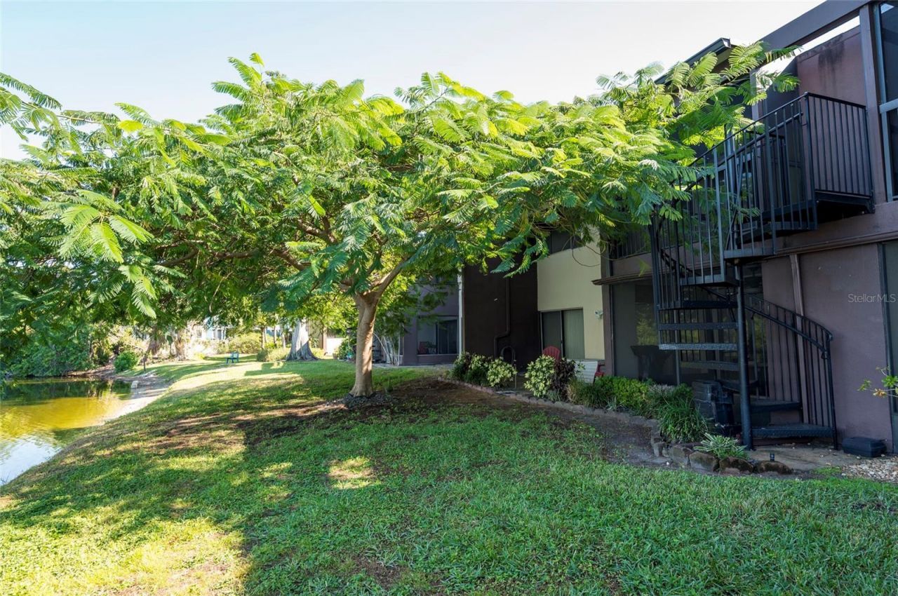 735 S Village Drive N, Unit 206, Saint Petersburg, FL 33716 Photo