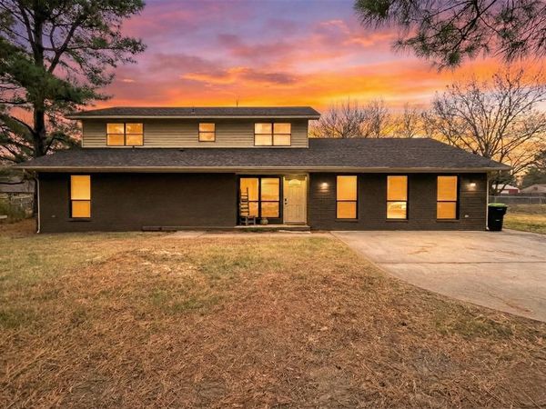 520 Adams Street, Holdenville, OK 74848