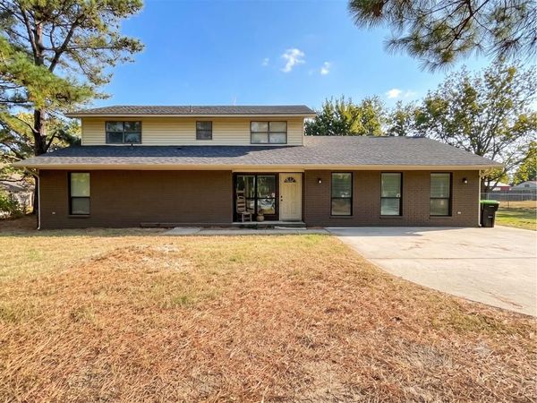 520 Adams Street, Holdenville, OK 74848