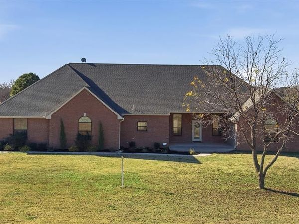 7001 S Cimarron Road, Yukon, OK 73099